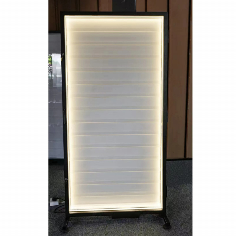 Metalowa, montowana na ścianie – Graded Card Display recenzja i cena
